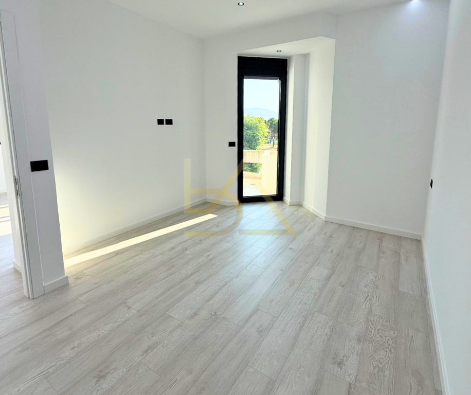 Shitet Apartament – Lungomare, Vlorë