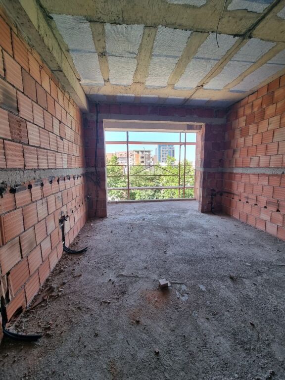 🏡 OKAZION PËR SHITJE – APARTAMENT 1+1 TEK REZIDENCA RIVER SIDE  📍