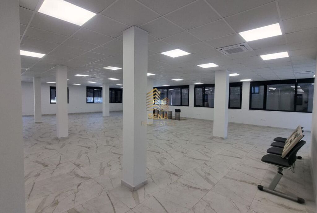 Qira, Ambient Biznesi 350m², Rrethrrotullimi i TEG,  3000 Euro/Muaj Neto