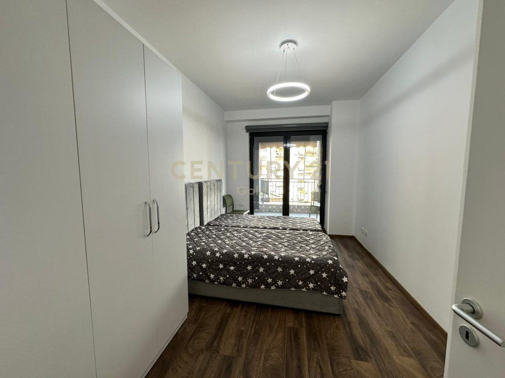 FOR RENT MODERN APARTMENT 2+1+2 + PARKING SPACE AT THE NEW MARKET! 1,300 €