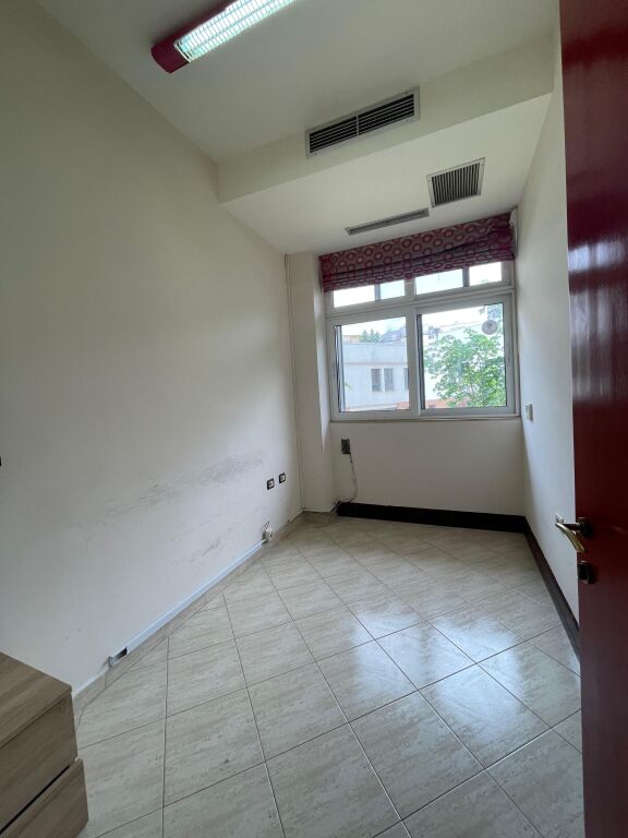 Apartment 3+1+2 for sale on Mine Peza Street