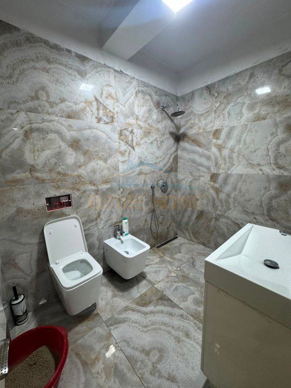 Shitet, Apartament 1+1, Unaza Re