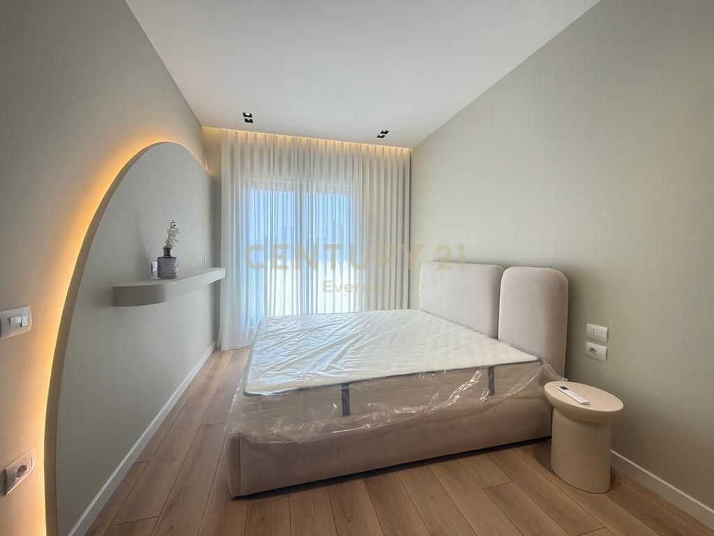 BARRICADES STREET, WE RENT 1+1 APARTMENT FOR RENT!