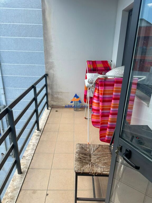 SHITET APARTAMENT 1+1+BALLKON "PRANË PASTICERI LIKËS, MISTO MAME" 114.000 EURO