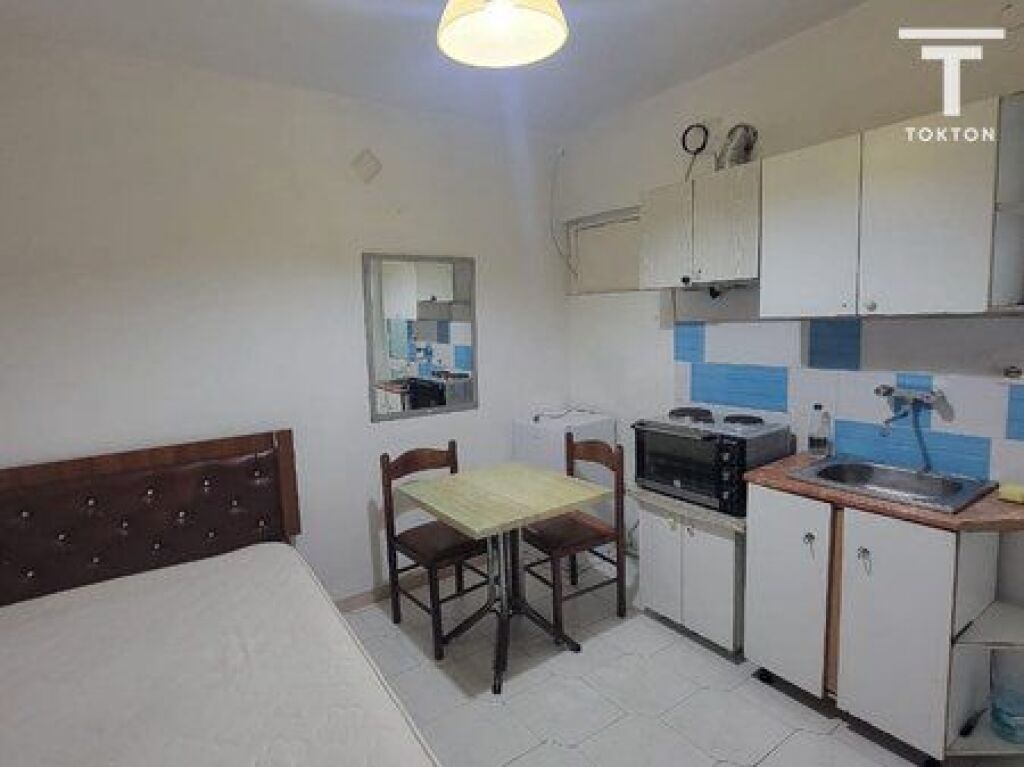 QIRA, GARSONIERE , TEK SHKOLLA "XHEMZI DELLI" , TIRANE