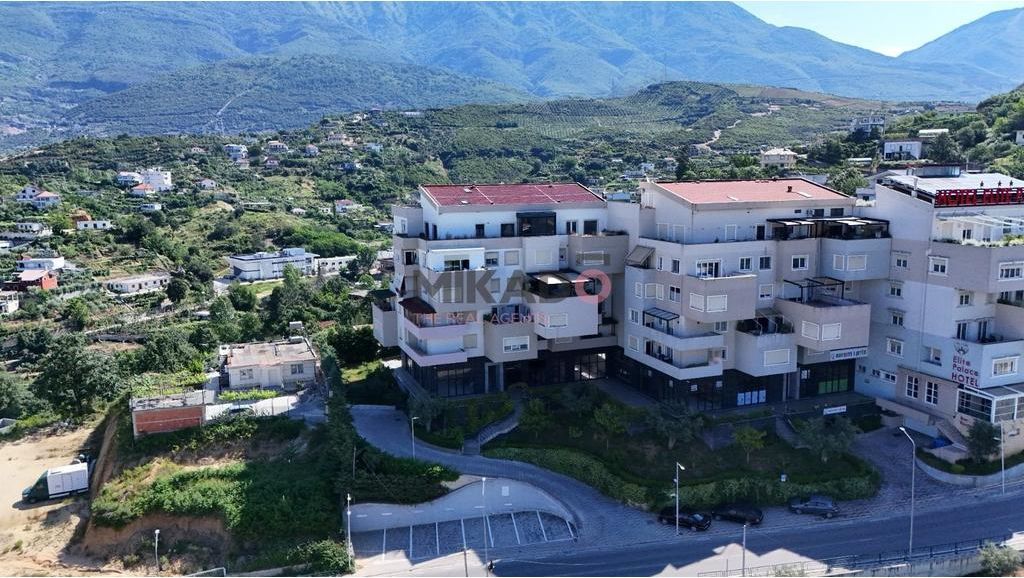Shitet Apartament 1+1 me Pamje nga Liqeni i Farkes!