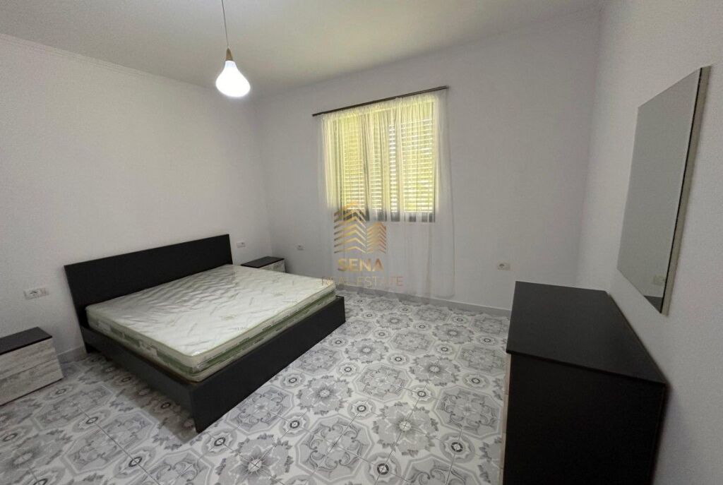 Rent, Private Entrance 1+1, Behind American 2 – Dibra Street, 40,000 Lek/month