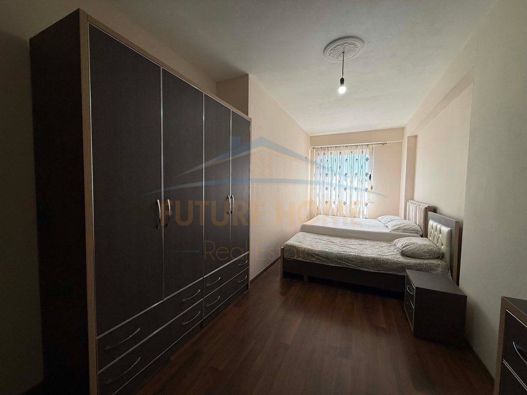 Jap me Qera , Apartament 2+1+2 , në Unazën e Re, pranë Vilës L