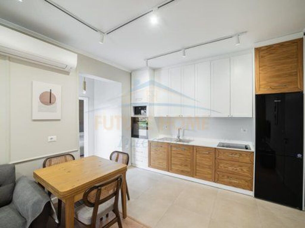 For sale, 2+1 Apartment, Hoxha Tahsim Street, Tirana.
