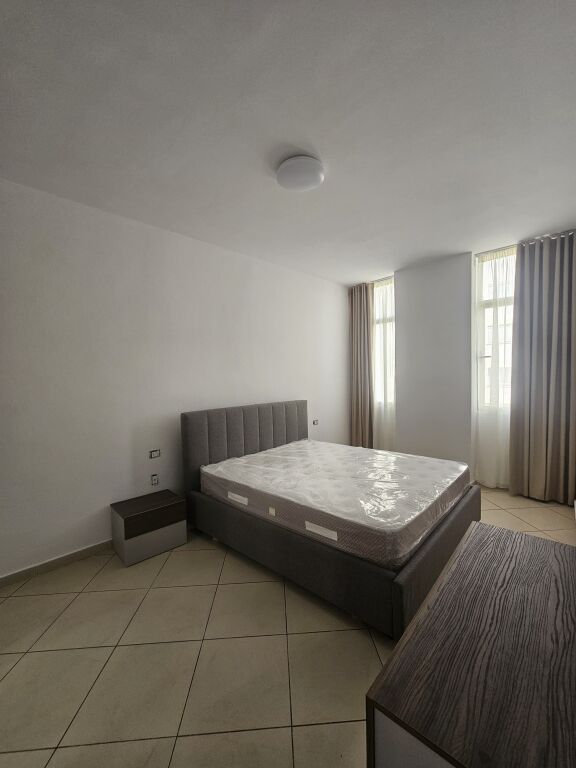 1+1 per qera 450 euro,prane unazes madhe
