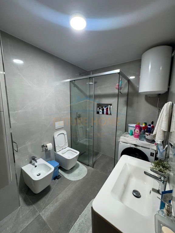 Shitet, Apartament 3+1+2, Rruga e Kavajës, Tirane