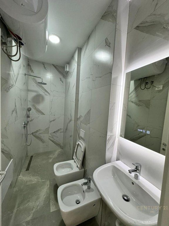 Appartamento 2+1+Posto Auto in affitto presso Tirana Garden Building