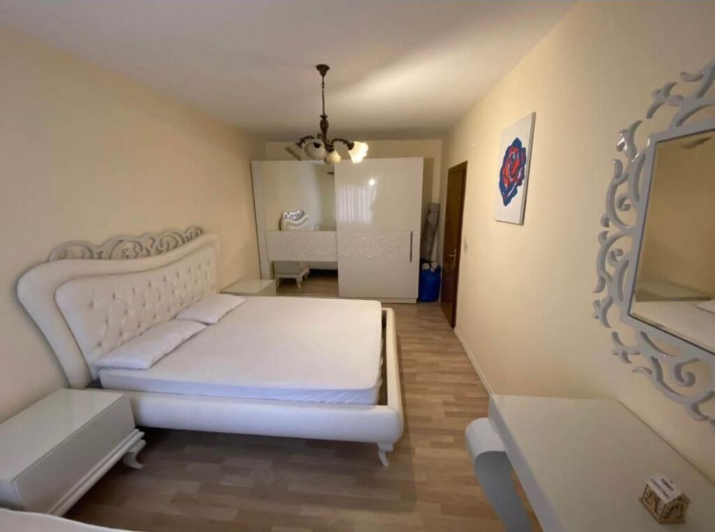 Qera | Apartament 2 + 1 | Prokuroria e Rrethit Gjyqësor Tiranë | 550 €/muaj