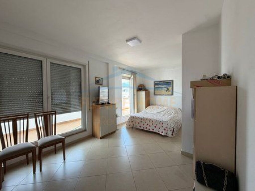 Shitet, Apartament 2+1+2+Verandë, Rruga Jordan Misja, Tiranë
