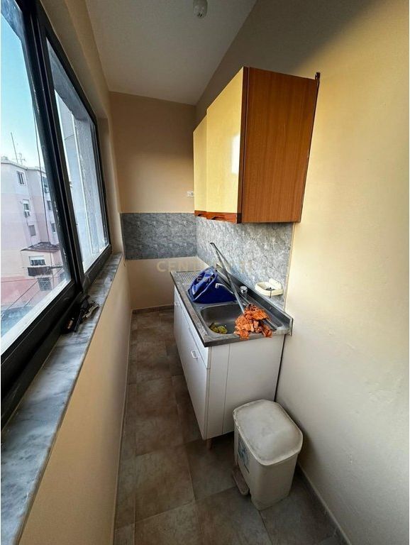 SHITET APARTAMENT KATI 4, 1+1 TEK STADIUMI, NE DURRES !