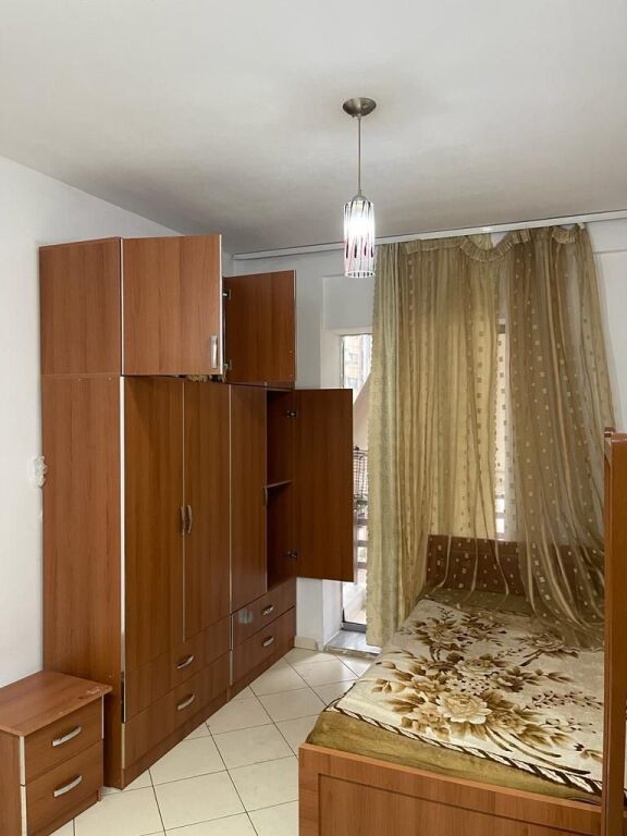 Jepet me qira apartament 2+1