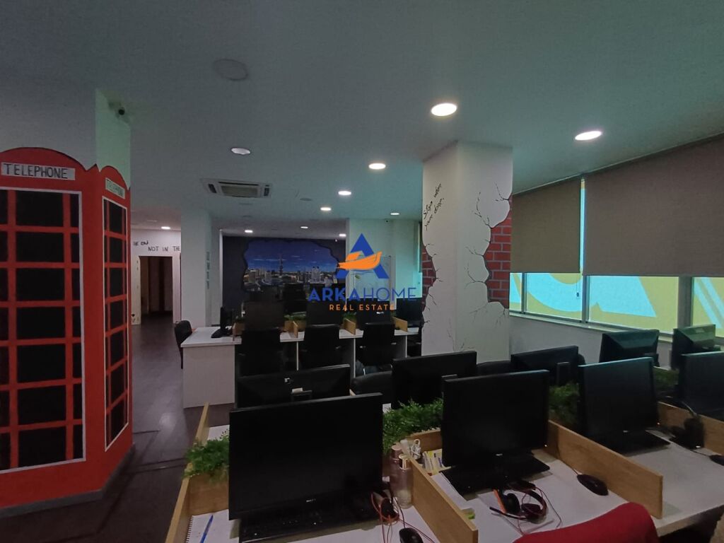 UFFICIO IN AFFITTO 200M2 "VICINO AL GLOBO, DI FRONTE A DELIJORGJI" 2500 EURO