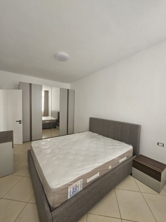 1+1 per qera 450 euro,prane unazes madhe