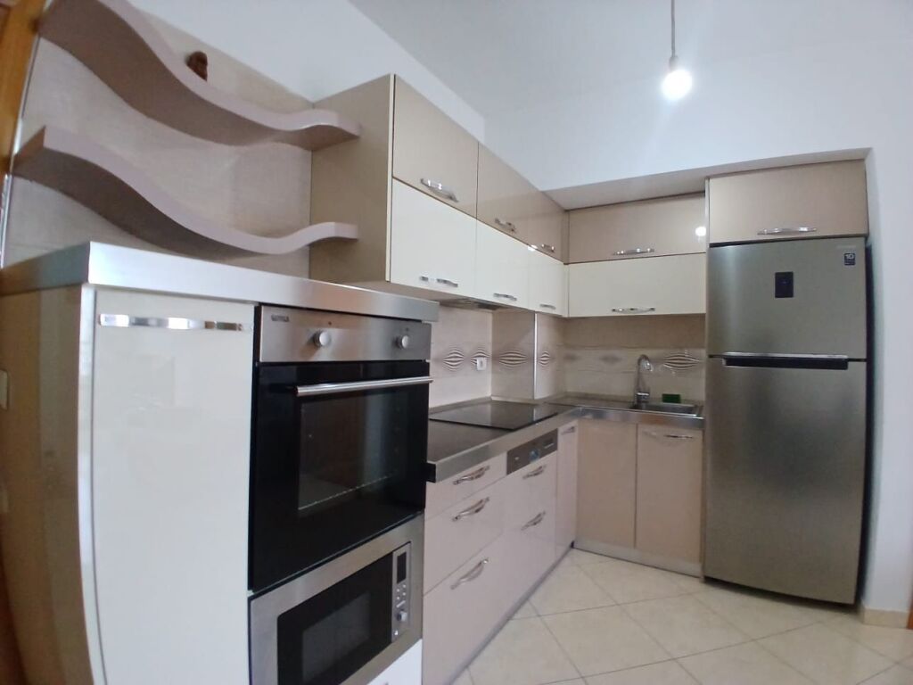 2+1, 6th floor elevator, new market, 600 thousand lek