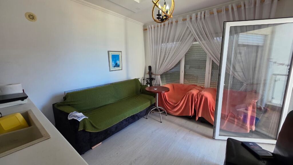 For rent the three summer months, Shkembi i Kavajes