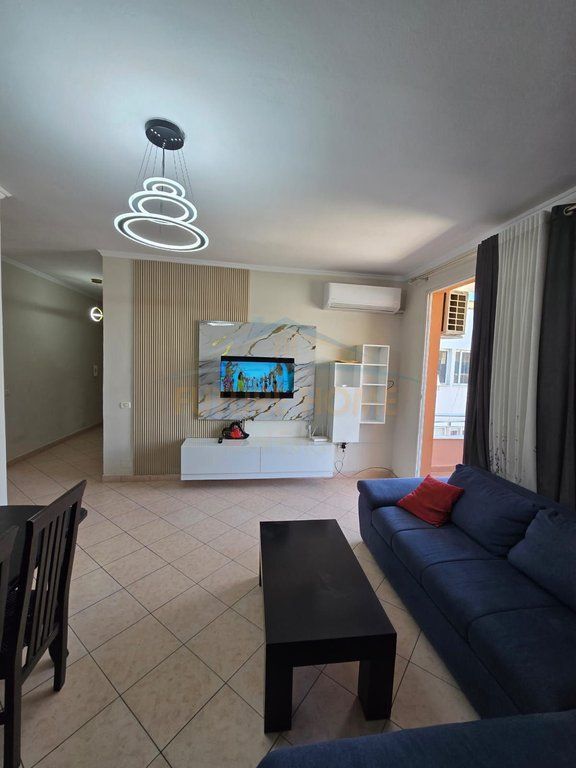 Shitet, Apartament 2+1, Unaza e Re