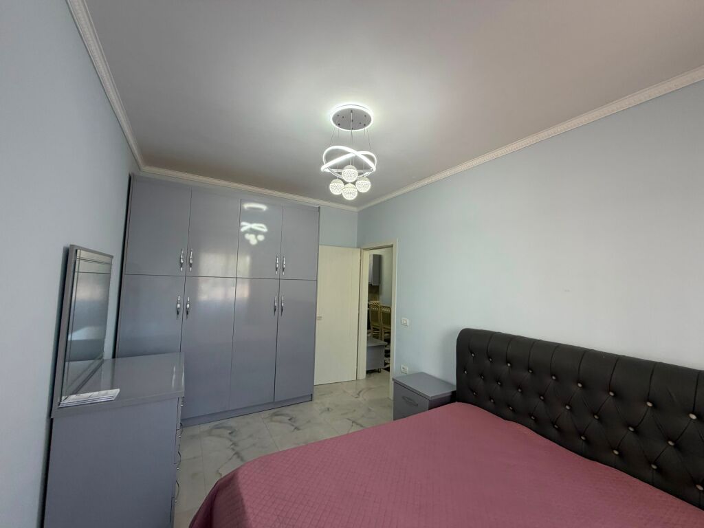 Shitet Apartament 1+1 te Rrota Kuqe