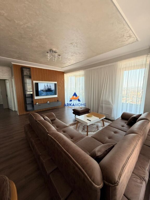 AFFITTASI APPARTAMENTO 2+1+VERANDA "VIA LIGOR LUBONJA, SAUK VECCHIO" 140000 LEKE