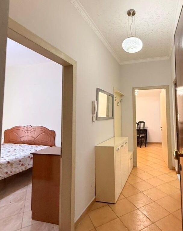📌Shitet Apartament 1+1 – Rruga Ali Demi (pranë Tregut të Ri Elektrik)