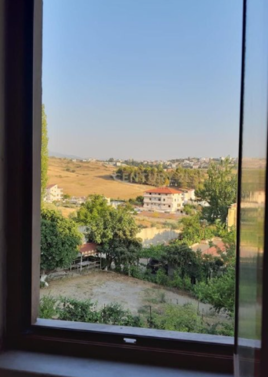 POLIGRAFIKU NE SHKOZE, APARTAMENT 1+1, ME QIRA