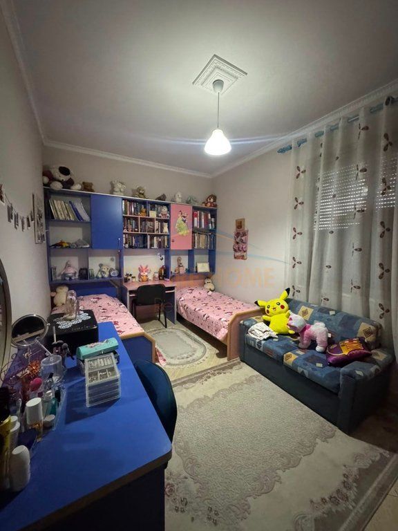 Shitet, Apartament 3+1+2, Rruga e Kavajës, Tirane