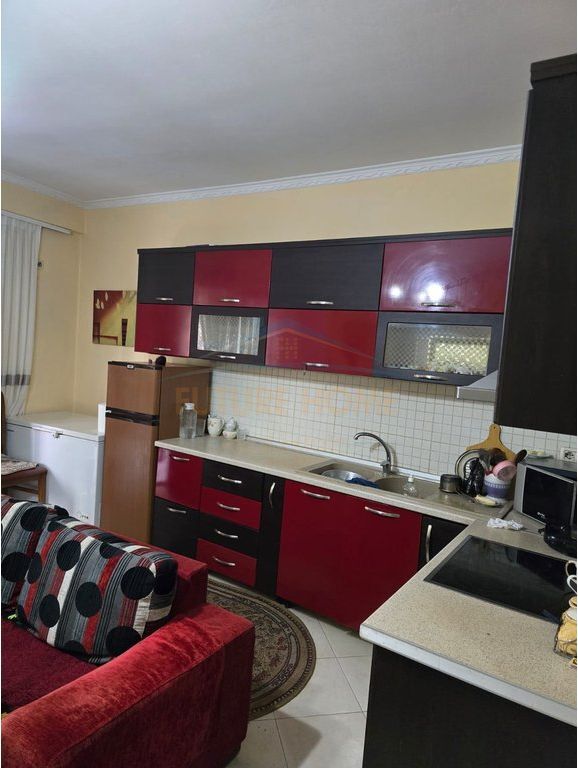 Shitet,Apartament 1+1,Yzberisht