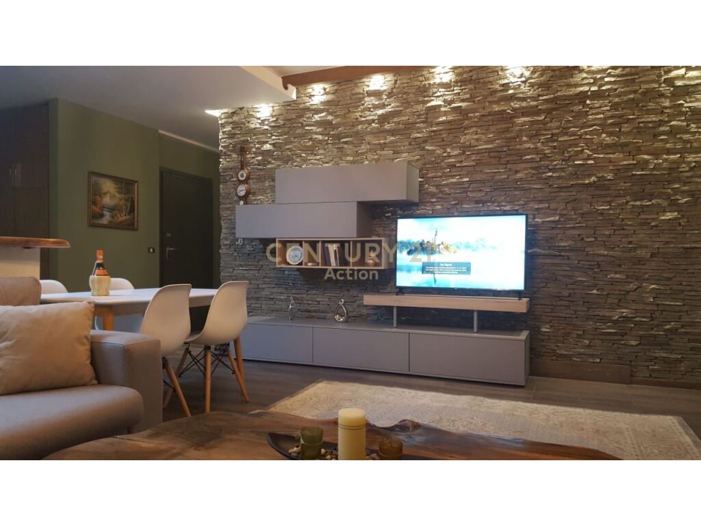 modern 2+1 apartment for rent at the end of Peti street near the dry lake
