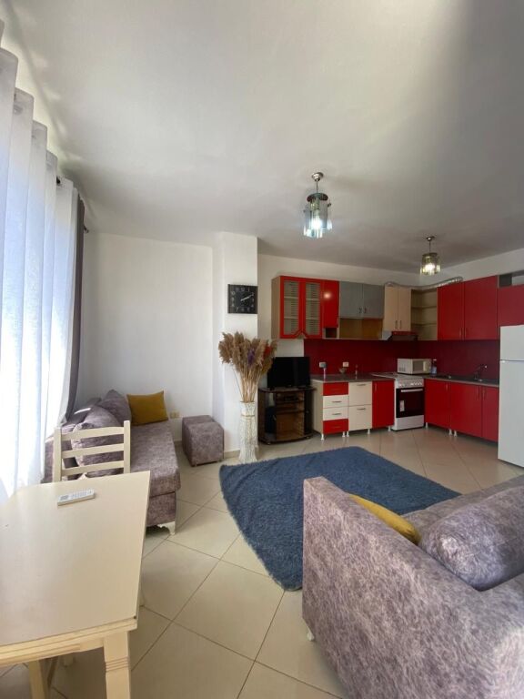 Jepet Me Qera Apartament 1+1+1 Ballkon