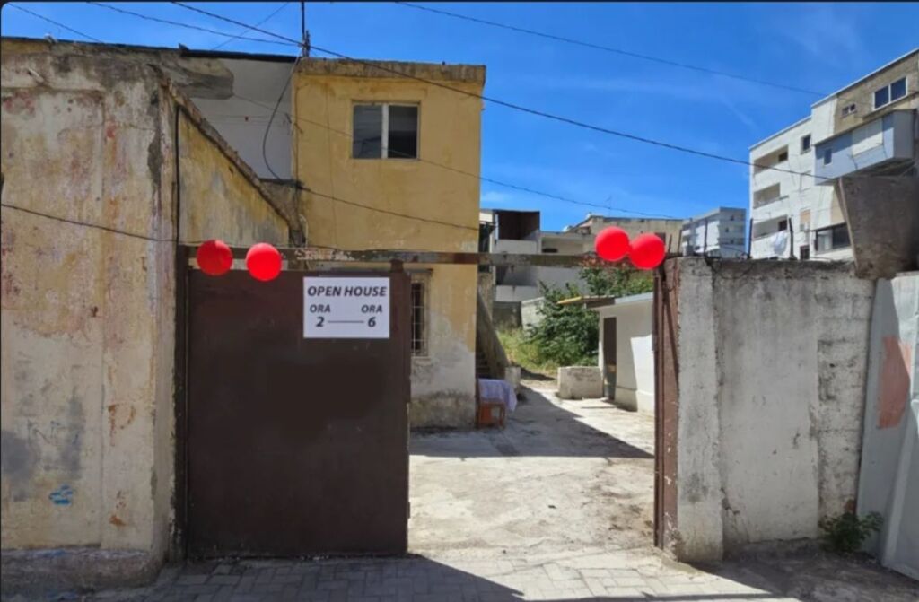 Muzeumi Durres, shesim shtepi private me garage dhe kopesht