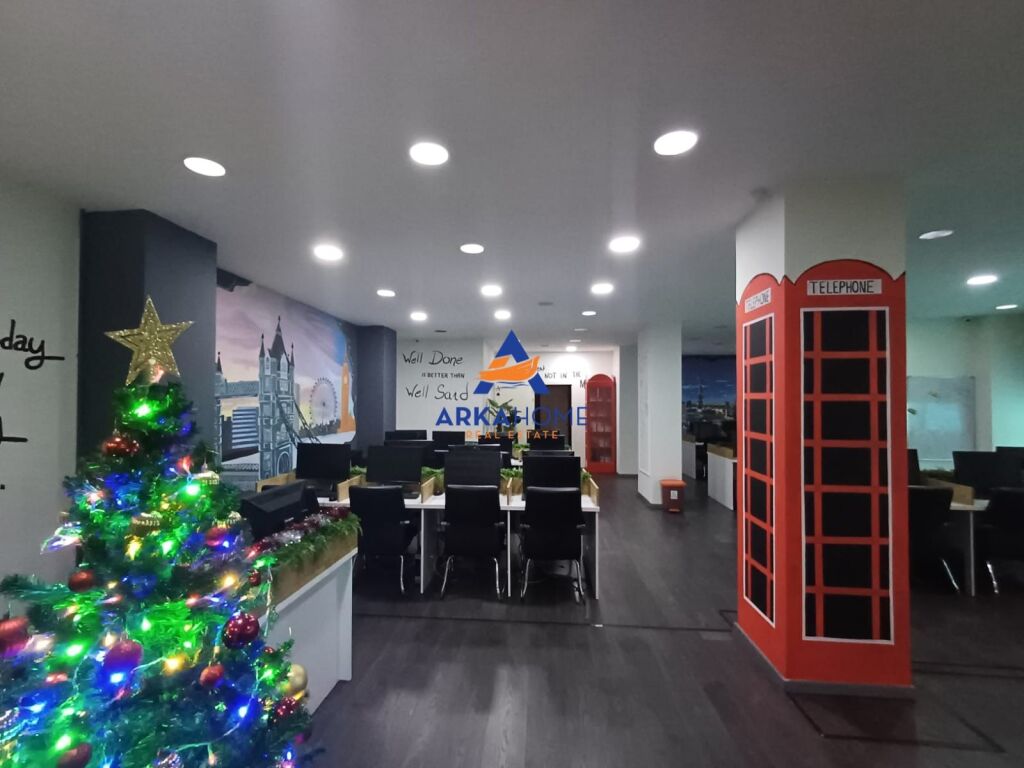 UFFICIO IN AFFITTO 200M2 "VICINO AL GLOBO, DI FRONTE A DELIJORGJI" 2500 EURO