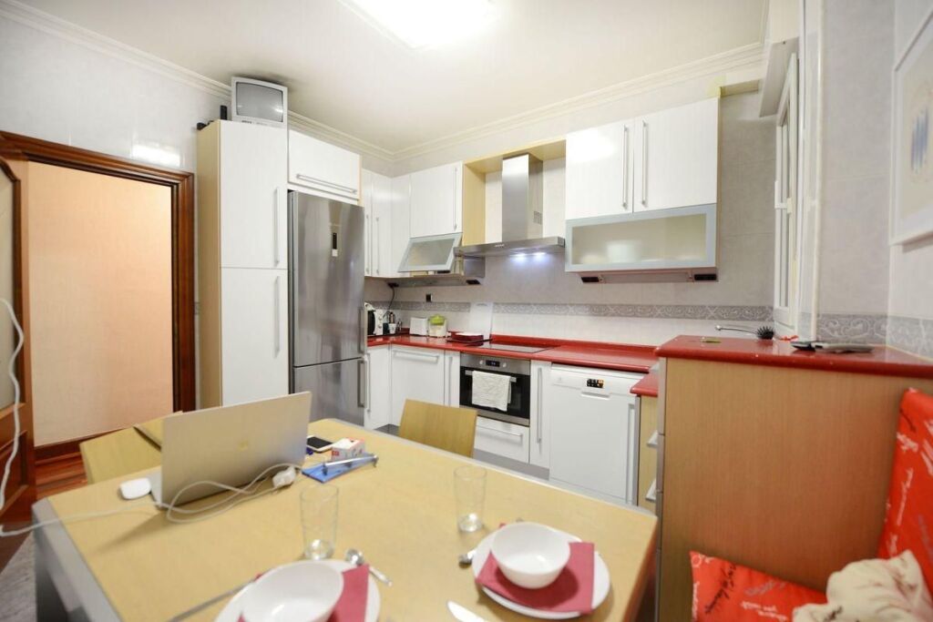Vasil Shanto- jepet me qera apartament 1+1.