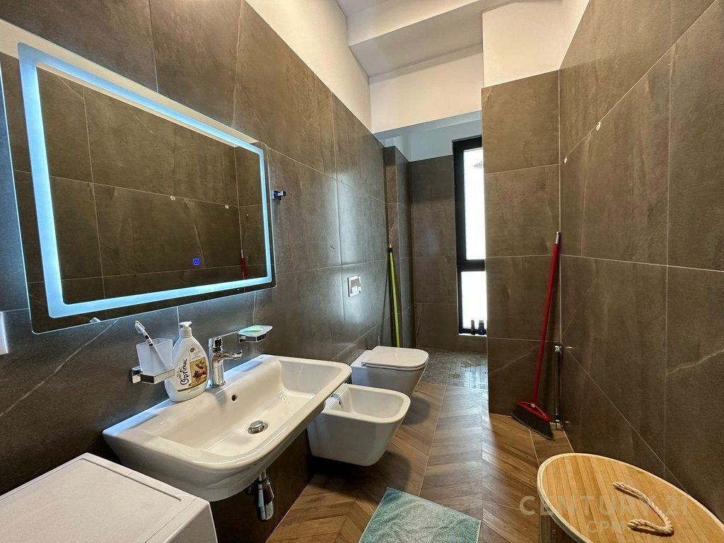 Tek Square 21 Japim Me Qira Apartament 1+1! 850 € /Muaj