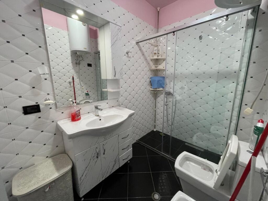 Appartamento 2+1 in affitto viale Migjeni Astir!