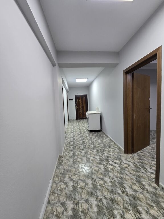 Office for rent in Bllok-Garda
