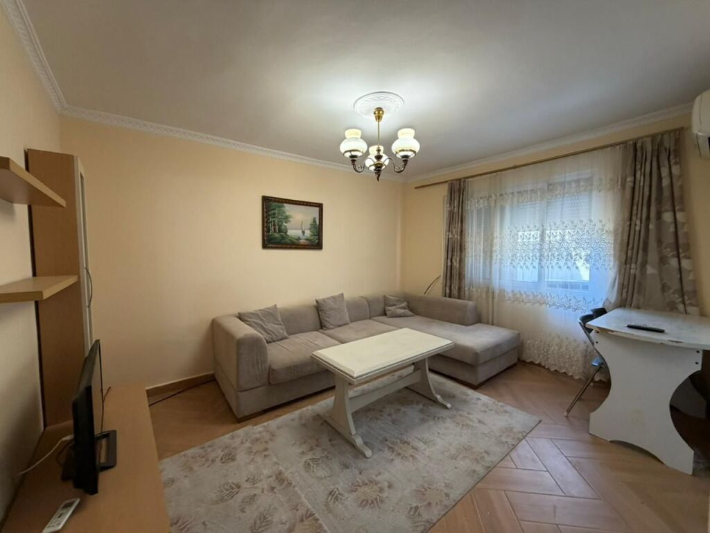 Appartamento 1+1 in affitto in Via Mine Peza.