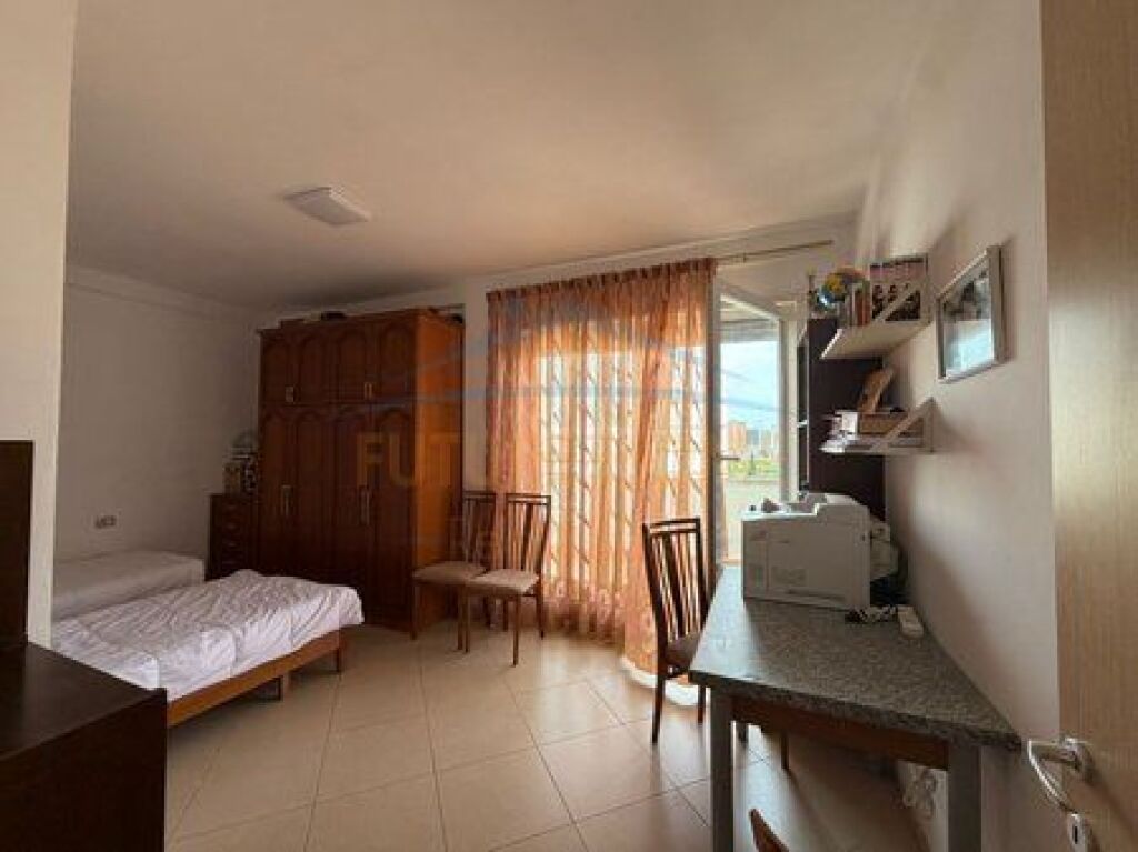 Shitet, Apartament 2+1+2+Verandë, Rruga Jordan Misja, Tiranë