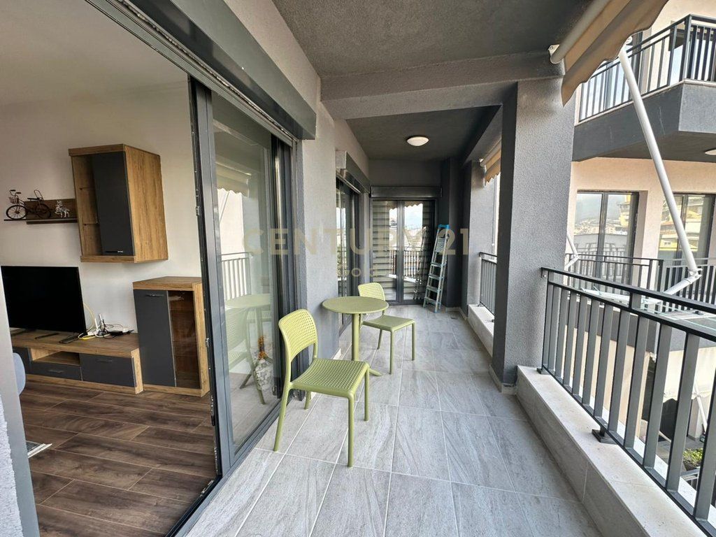 FOR RENT MODERN APARTMENT 2+1+2 + PARKING SPACE AT THE NEW MARKET! 1,300 €