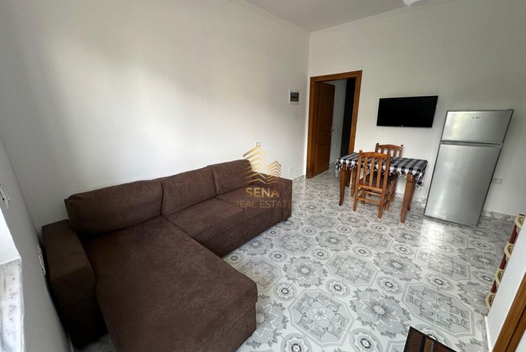 Rent, Private Entrance 1+1, Behind American 2 – Dibra Street, 40,000 Lek/month