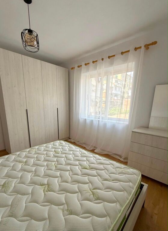 Apartament 1+1 me qira tek Rruga Bardhyl!