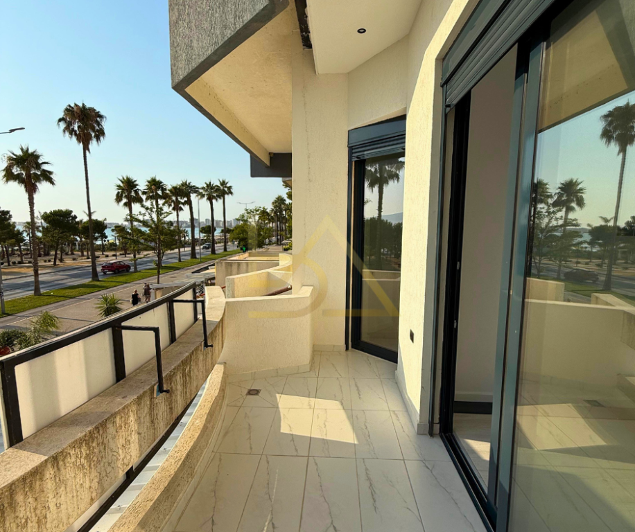 Shitet Apartament – Lungomare, Vlorë