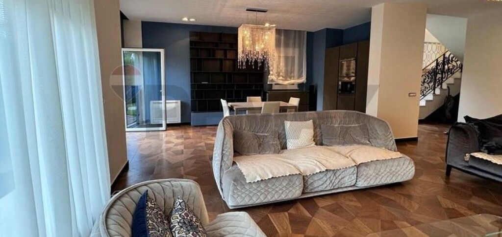Vilë - Për Shitje - Gjiri i Lalzit, Durrës!!!  ID: 530491001-605