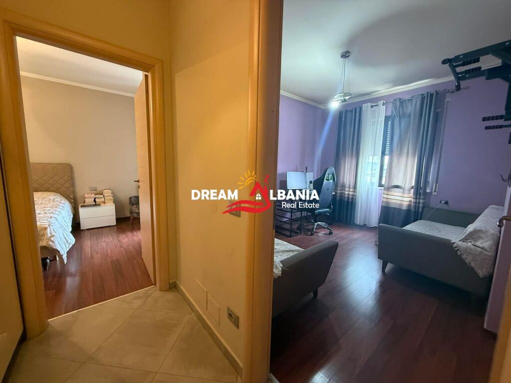 Apartament 2+1+2WC ne Shitje Kinostudio (ne Kompleks), prane Komisariatit Nr 4 (ID 51212001)