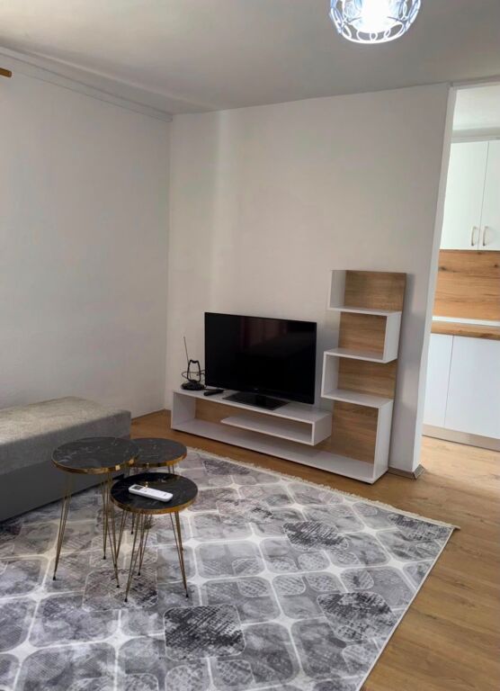 Apartament 1+1 me qira tek Rruga Bardhyl!
