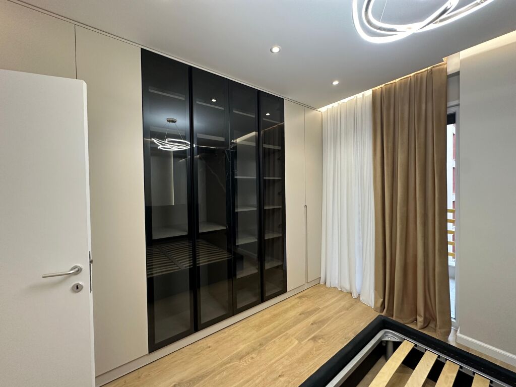 Apartament 3+1+2 per shitje ne Laprake