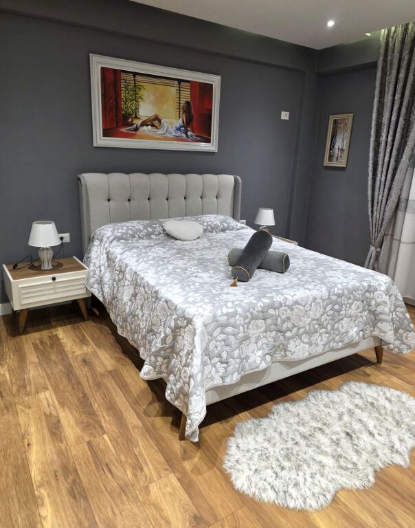 apartament me qira dy minuta nga Blloku